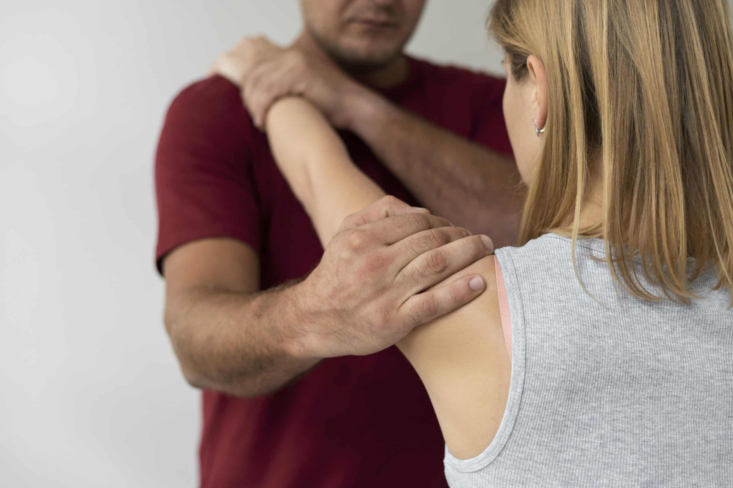 What is Shoulder Calcific Tendonitis, and How is it Treated?